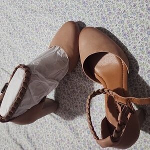 Nude chunky heeled shoes nwot